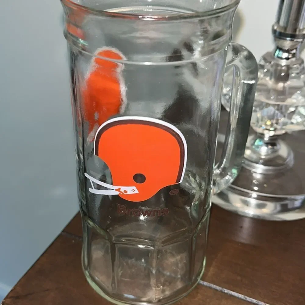 Vintage Cleveland browns 2 bar Helmet pint glass 7” tall beer mug cup retro